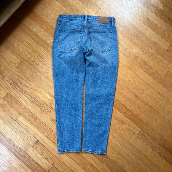 Madewell Relaxed Taper Jeans in Marcey Wash - Picture 4 of 6